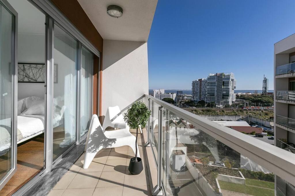 Lisbon Metro & Pool Apartment Exterior photo